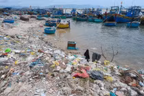 Đổ chất thải thông thường xuống biển sẽ bị phạt thế nào?