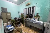 Đà Nẵng: Khám xét khẩn 2 TT Đăng kiểm xe cơ giới trong đêm