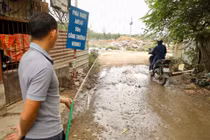 Hà Nội: Người dân kêu cứu vì phải sống chung với rác, bụi 