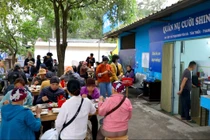 Quán cơm 2000 đồng dành cho bệnh nhân ung thư ở Hà Nội