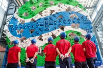 Láng giềng Việt Nam phá kỷ lục, khoe "vua máy móc" 3.500 tấn