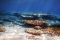 Phát hiện vùng phóng xạ dị thường dưới đáy đại dương, chuyên gia giải mã sao? 