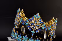 Ngắm vương miện xanh "huyền thoại" của Miss World