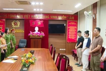 Khởi tố Hằng Du Mục, Quang Linh Vlogs: Đã bán 135.325 hộp kẹo rau củ Kera 