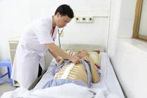 Đau bụng cụ ông 85 tuổi bị vỡ phình động mạch chủ bụng nguy kịch