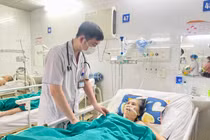 Từ cõi chết trở về, bà 73 tuổi nhồi máu cơ tim hồi phục ngoại mục