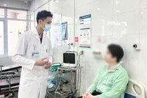 Cứu sống thanh niên bị dao đâm sốc mất máu do vết thương thấu bụng