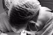 Đau tức nhẹ khi vận động cánh tay không ngờ u xương sườn lớn hiếm gặp