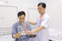 Hy hữu: Ho mạnh người đàn ông nguy kịch do vỡ kén khí, tràn máu phổi