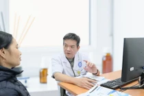 Nắng nóng dễ gây nguy hiểm cho bệnh cường giáp, những điều cần biết