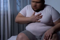 Thanh niên 28 tuổi nặng 175 kg ngưng thở vì béo phì