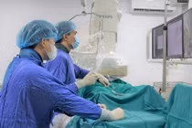 Đau bụng, đái máu...phát hiện dị dạng động tĩnh mạch thận hiếm gặp