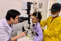 Nhiều trẻ mù mắt vì chơi súng ná cao su bắn bi sắt