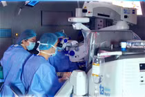 Tìm lại ánh sáng trên mắt độc nhất cho cụ ông đụng dập nhãn cầu