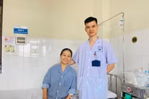 Uống thuốc nam tiêu u, cụ bà nguy kịch vì u "khủng" chảy máu 