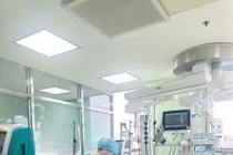 Nổ bình khí Hydro khi bơm bóng bay, người đàn ông phải cắt cụt chi