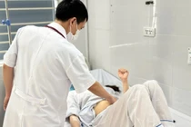 Sau 2 tháng sốt kéo dài, đi 4 bệnh viện mới phát hiện lao sinh dục