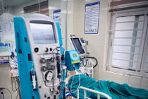 Suýt tử vong vì uống phải rượu giả chứa cồn công nghiệp Methanol