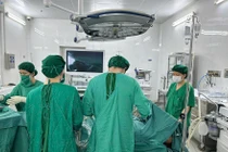 Đặt nội khí quản ống mềm cho người bệnh ung thư không há được miệng