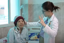 Mờ mắt đột ngột do viêm xoang biến chứng