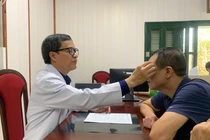 Lần đầu tiên tại Việt Nam: Lấy bỏ khối u não qua lông mày 