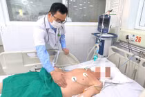 Cụ ông ở Hòa Bình nguy kịch vì nhiễm giun lươn lan tỏa