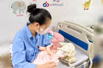 Nuôi sống thành công trẻ sinh non yếu bị viêm ruột hoại tử