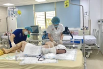 Tóc cuốn vào dây curoa, người phụ nữ 51 tuổi bị lột toàn bộ da đầu