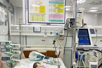Bé trai 7 tháng tuổi suy hô hấp cấp tiến triển do biến chứng cúm A