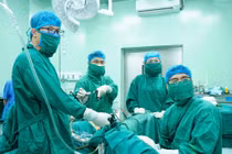 Giải phóng tình trạng són tiểu hơn 10 năm cho người phụ nữ sa sinh dục