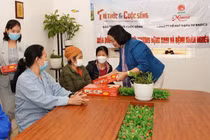  Báo Tri thức và Cuộc sống cùng Công ty Cổ phần Mimosa hỗ trợ bệnh nhân mắc bệnh hiểm nghèo.