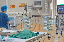 Giành lại sự sống cho bé gái 5,5 tháng tuổi từ “cửa tử” nhờ kỹ thuật lọc máu liên tục