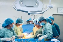 Xuyên đêm cấp cứu, điều phối tạng hiến đi 3 miền đất nước cứu 5 người