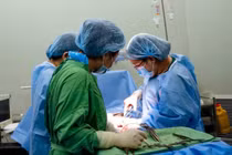 Phá thai ngoài viện một phụ nữ nguy kịch do choáng mất máu