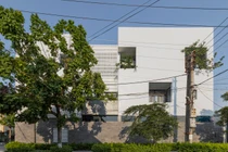 Ngôi nhà hướng Tây “trốn nóng, tránh rét” ở Điện Biên khiến báo Mỹ tò mò