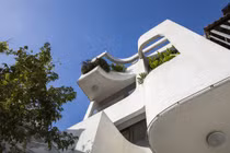 Ngôi nhà sở hữu đường cong mềm mại tại TP HCM gây sốt cõi mạng 