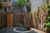 Đẹp ngỡ ngàng ngôi nhà trông giản dị mà ngập nắng gió giữa Hà Nội 