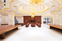 Ngỡ ngàng “biệt phủ” 7 tầng dát vàng, đi mỏi chân tại Phú Thọ 