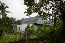 Dùng mái làm điều hòa, nhà cấp 4 được báo Mỹ hết lời ca tụng