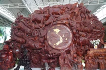 Gốc cây 300 tuổi điêu khắc được trả 16 tỷ, chủ “kiêu” không bán