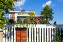 Báo Mỹ "bị hớp hồn" trước nhà đan xen vườn bậc thang ở Ninh Bình