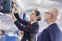 Góc khuất ít ai ngờ về nghề tiếp viên hàng không 