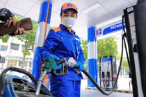 Giá xăng RON 95 giảm, xăng E5 RON 92 tăng