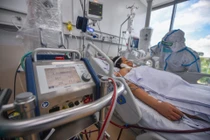 Chính phủ ra Nghị quyết để cấp bách mua thiết bị phòng, chống dịch