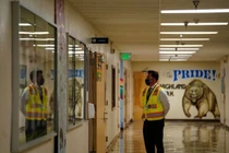 Bạo lực học đường gia tăng khi trẻ em Mỹ quay lại trường