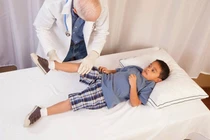 Thuốc Nam hỗ trợ điều trị viêm khớp dạng thấp trẻ em