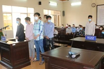 Các bị cáo tại tòa. Ảnh TTXVN.