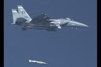 Không quân Mỹ thử nghiệm thành công bom phá hầm ngầm hạng nặng