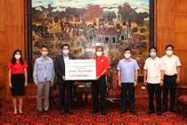 Toyota Việt Nam hỗ trợ trang thiết bị y tế phòng chống Covid cho Vĩnh Phúc