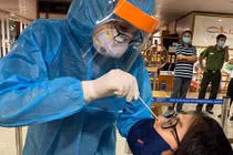 Chỉ đau họng, người phụ nữ ở Hà Nội bất ngờ dương tính, Thủ đô thêm 23 ca COVID-19